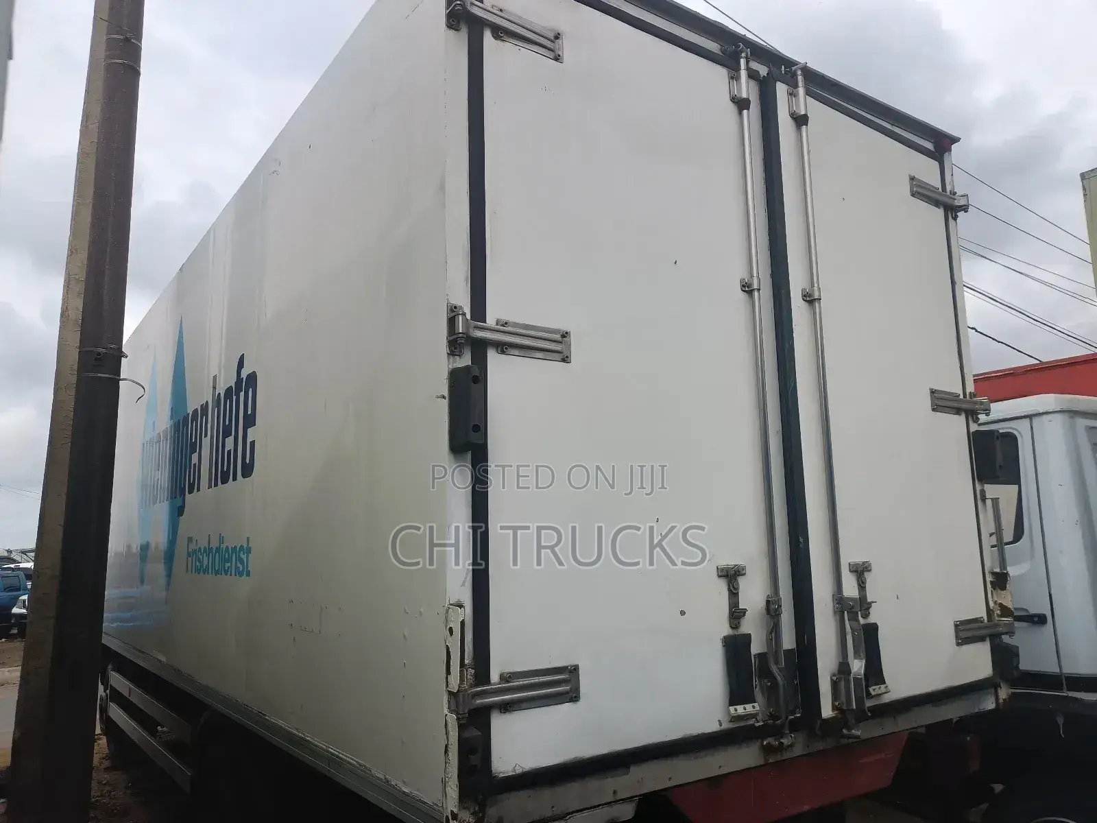 Mercedes 1317 Refrigerator German Truck 10tonnage Capacity