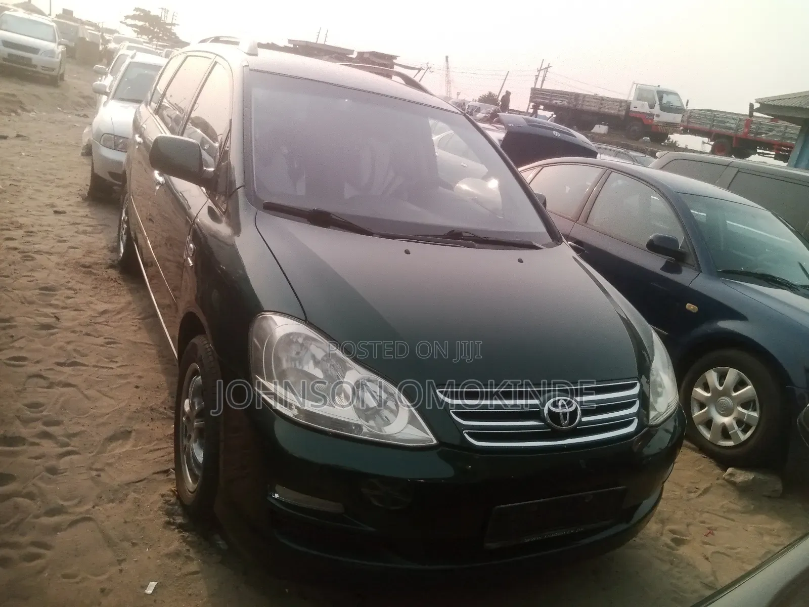 Toyota Avensis Verso 2006 Green