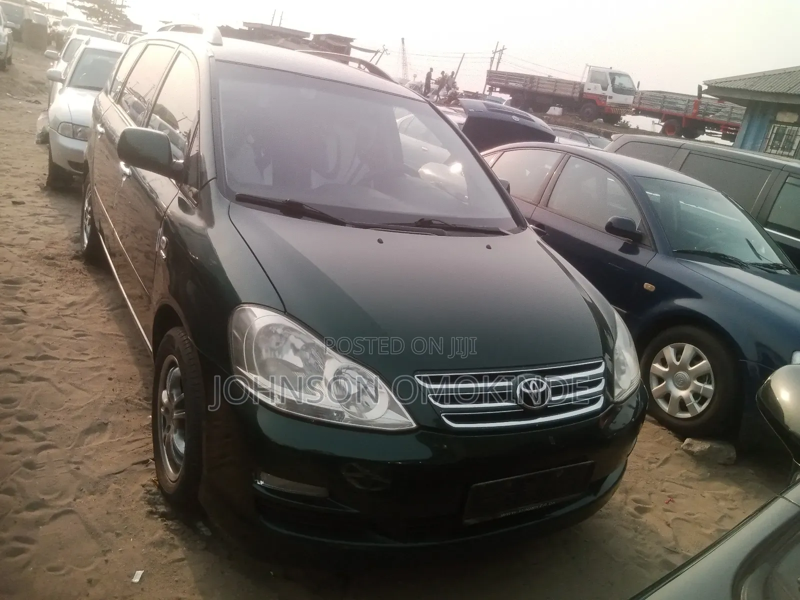 Toyota Avensis Verso 2006 Green