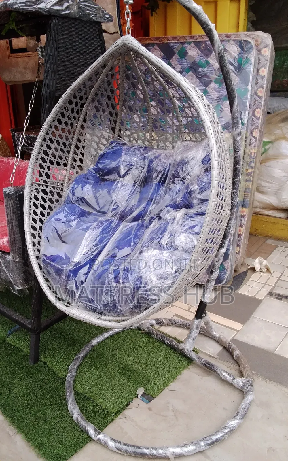 Stylish and Comfortable Hanging Swing