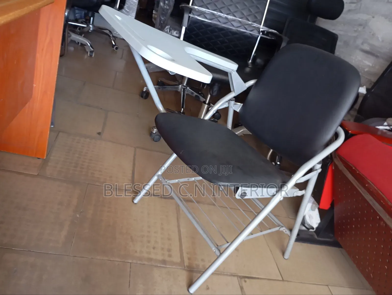 Classic Writing Pad School Chair