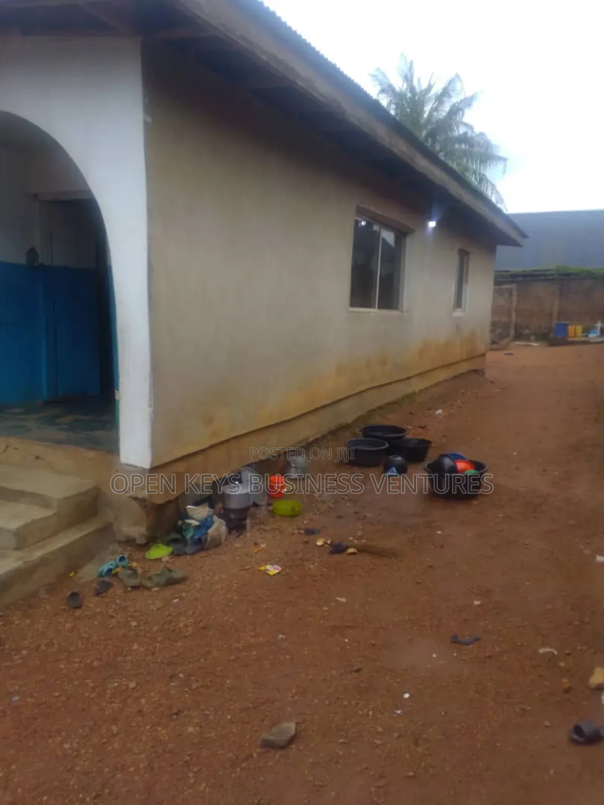 4bdrm Bungalow in Agaloke Estate,Apata for sale