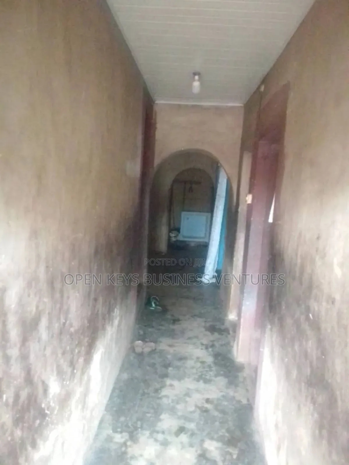 4bdrm Bungalow in Agaloke Estate,Apata for sale
