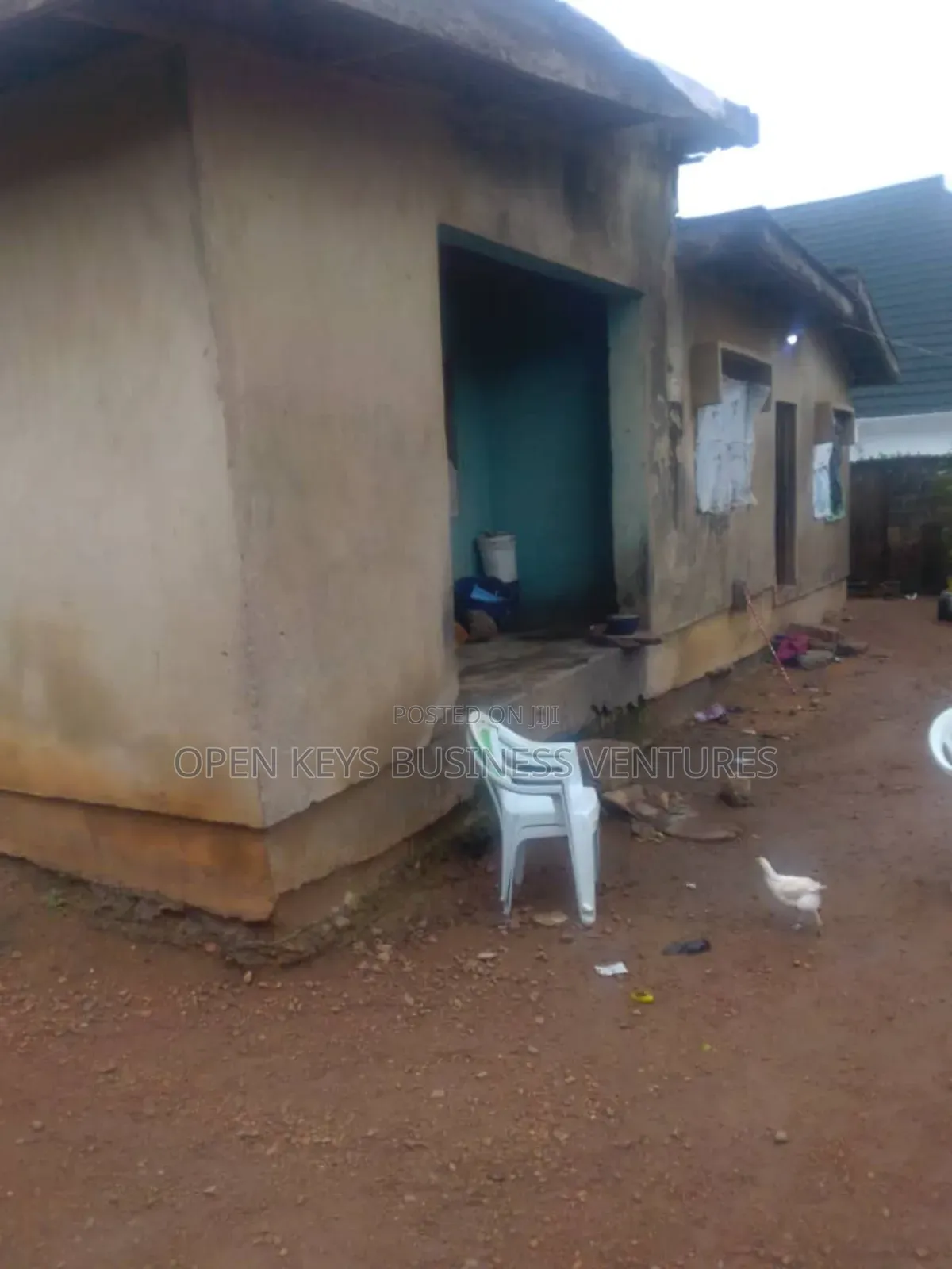 4bdrm Bungalow in Agaloke Estate,Apata for sale