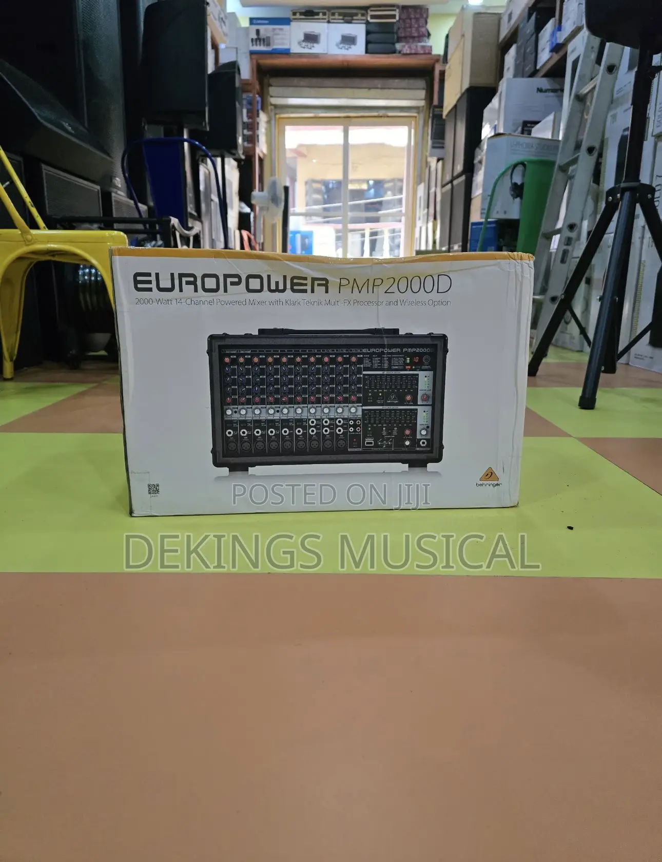 Behringer Pmp2000d Powered Mixer (2000w) 14channel