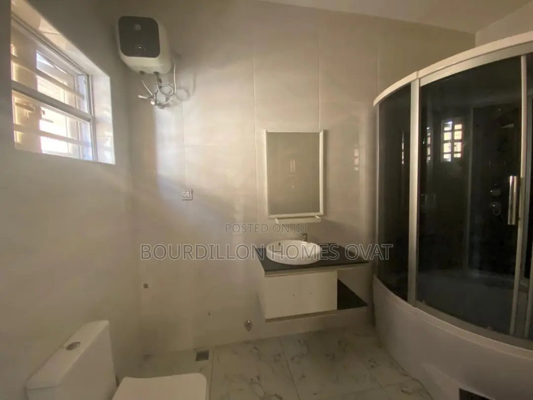 5bdrm Duplex in Lekki for sale