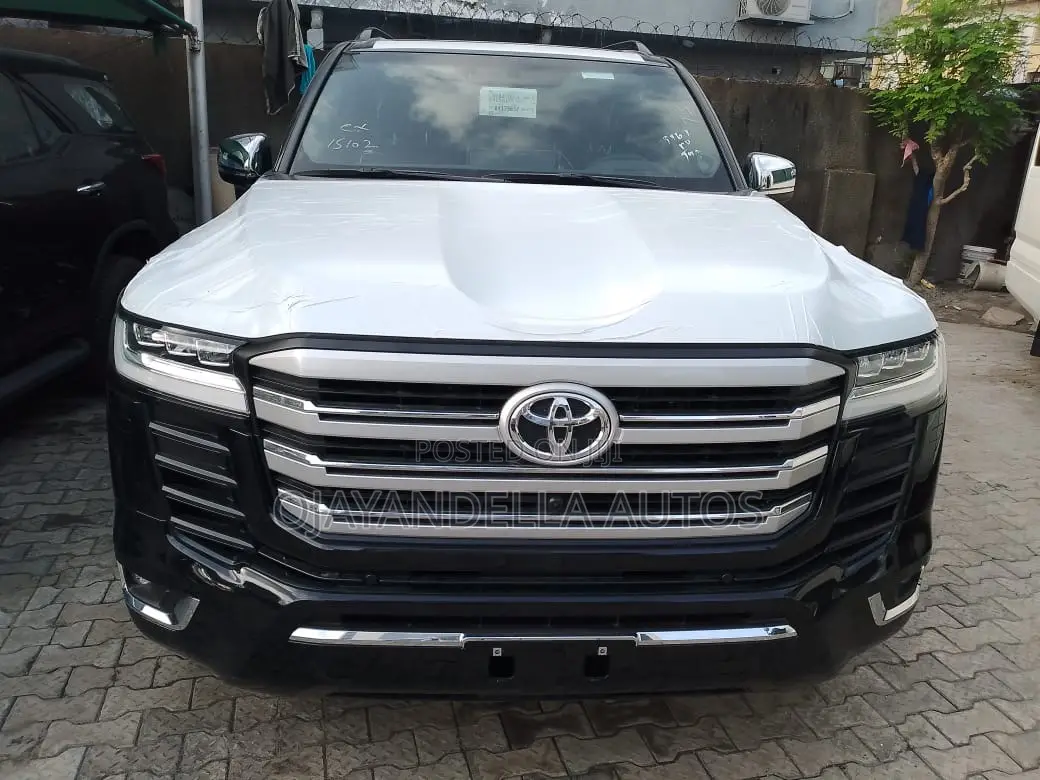New Toyota Land Cruiser LC300 2025 Black