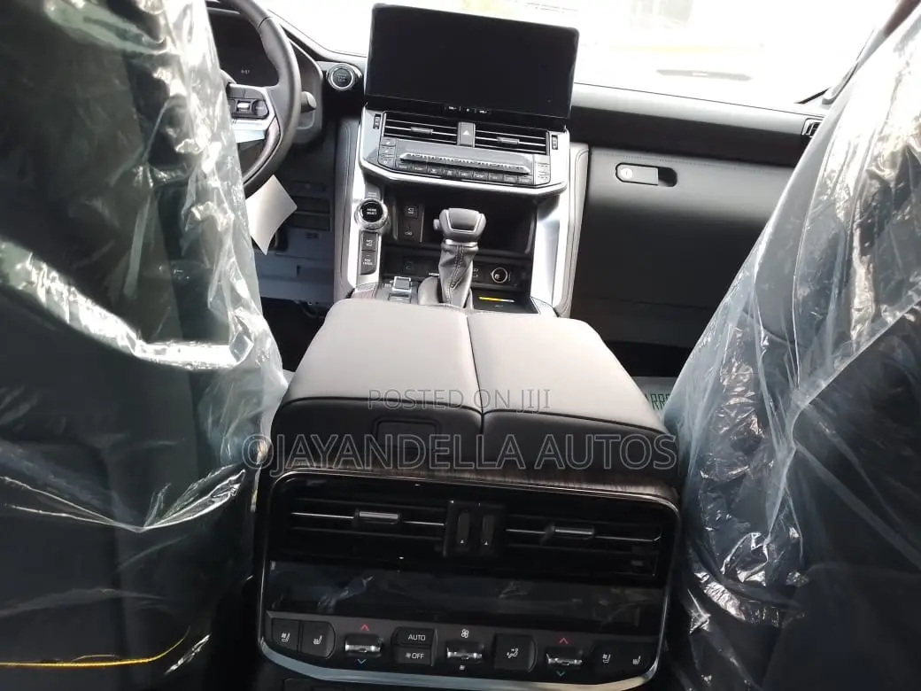 New Toyota Land Cruiser LC300 2025 Black