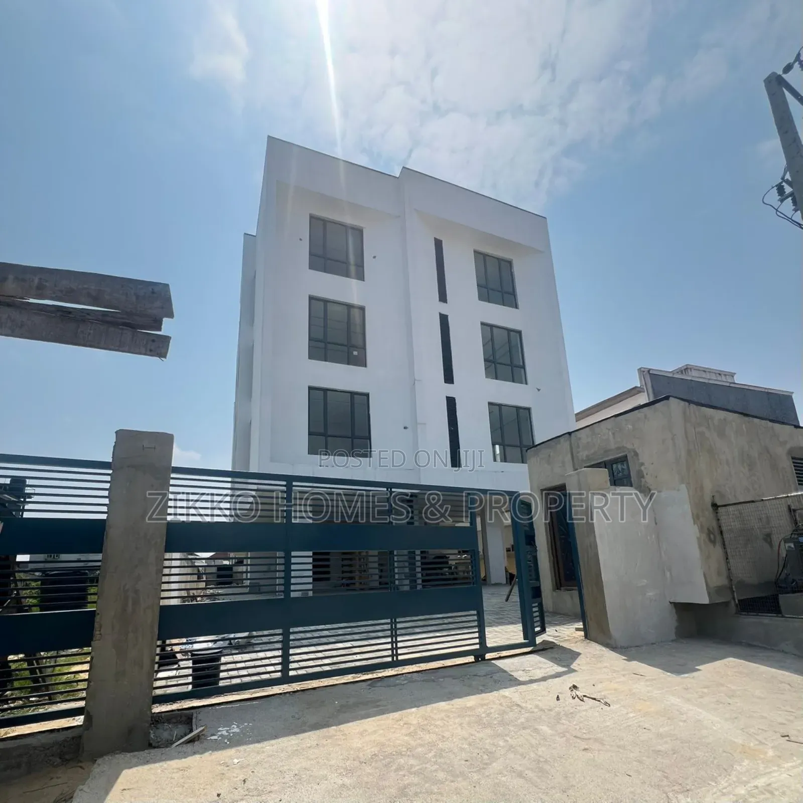 2bdrm Apartment in Orchid Road, Lekki for sale