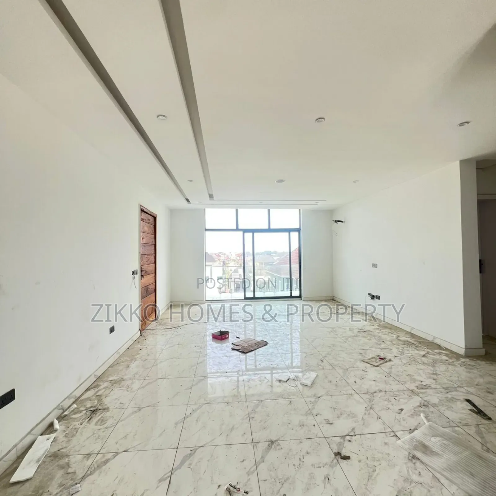 2bdrm Apartment in Orchid Road, Lekki for sale