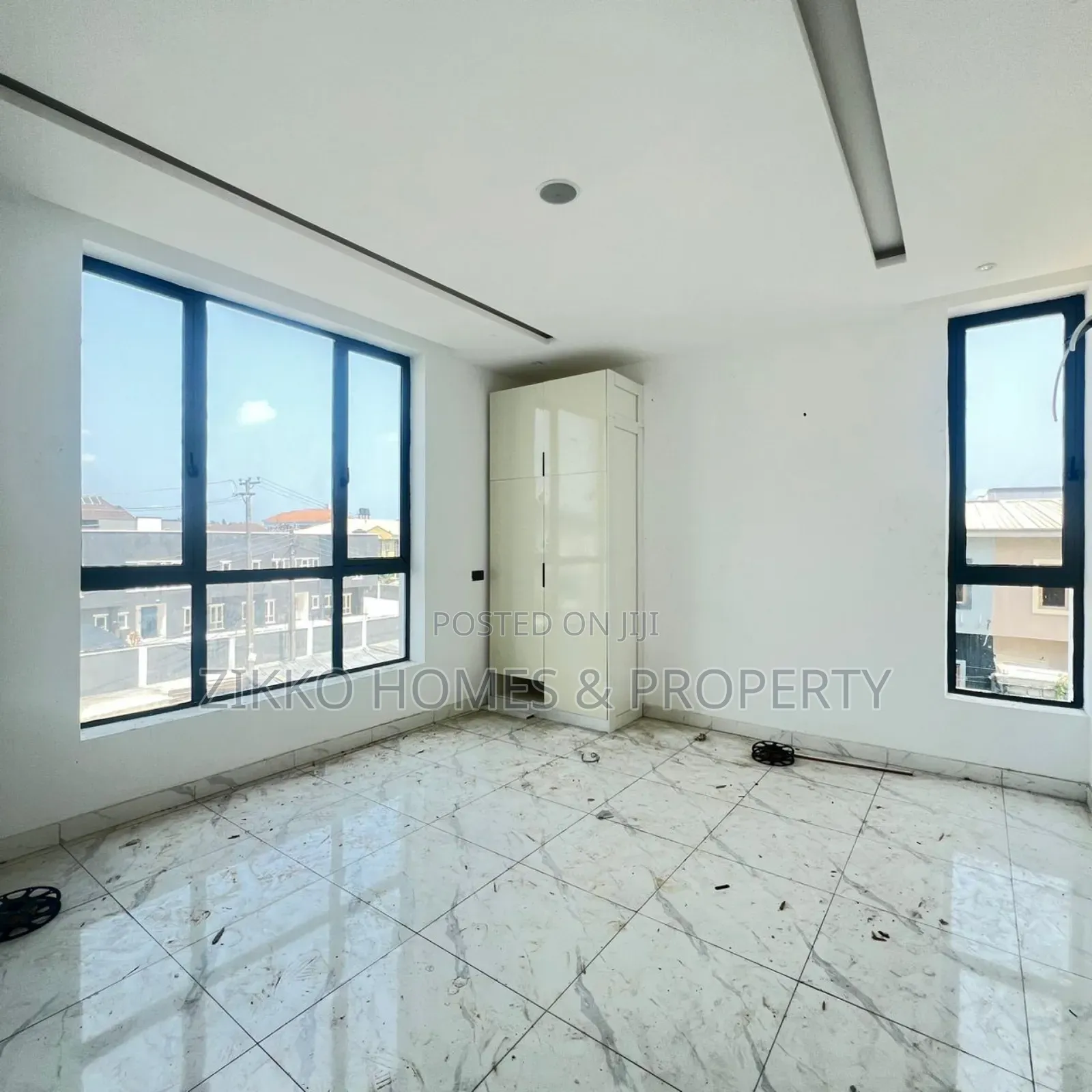 2bdrm Apartment in Orchid Road, Lekki for sale