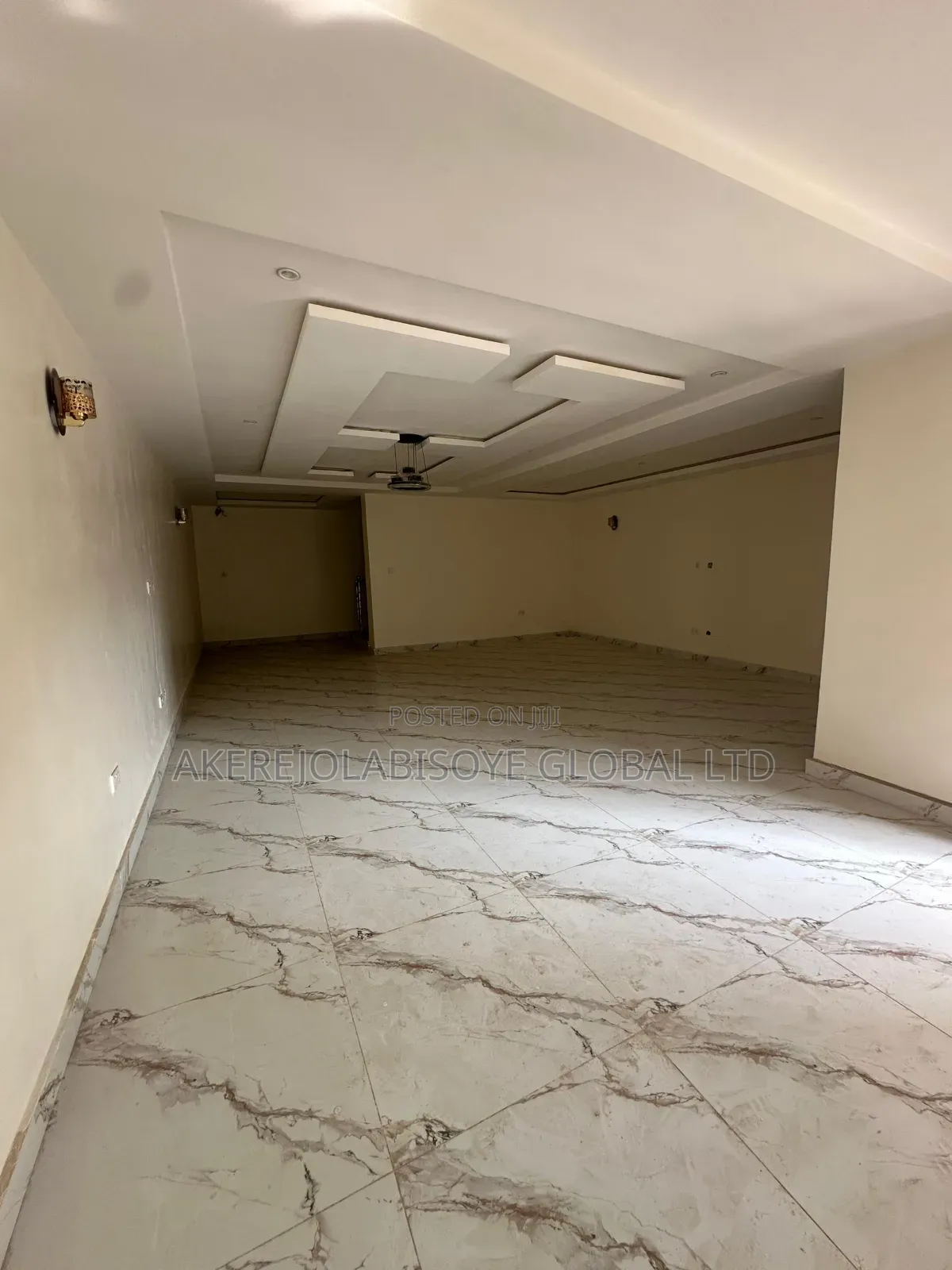 4bdrm Townhouse/Terrace in Close To Maitama, Katampe for sale