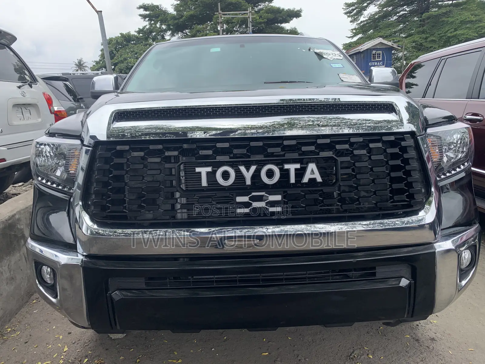 Toyota Sequoia Platinum 4x4 2018 Black