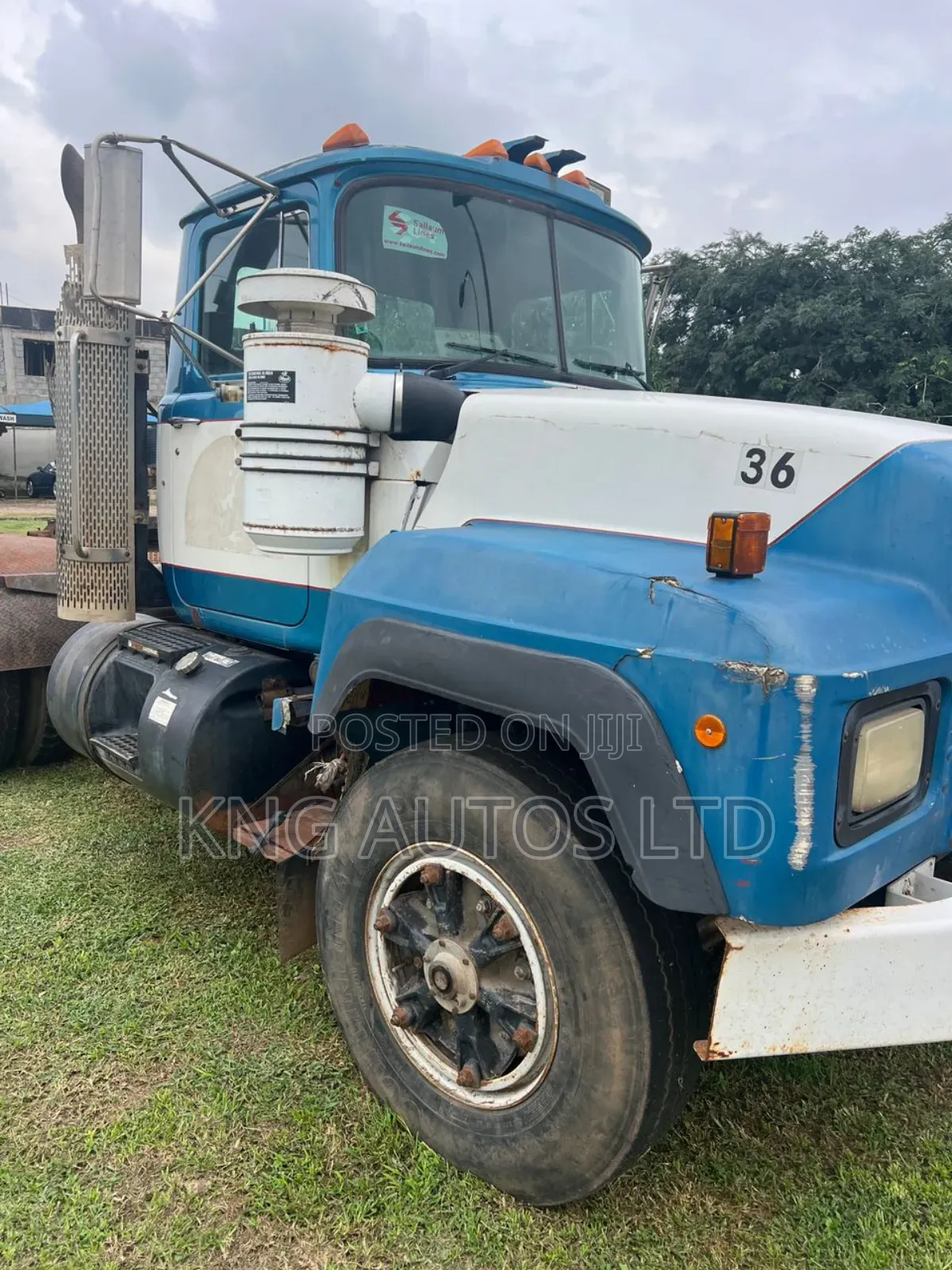 Mack R Model Trailer Head