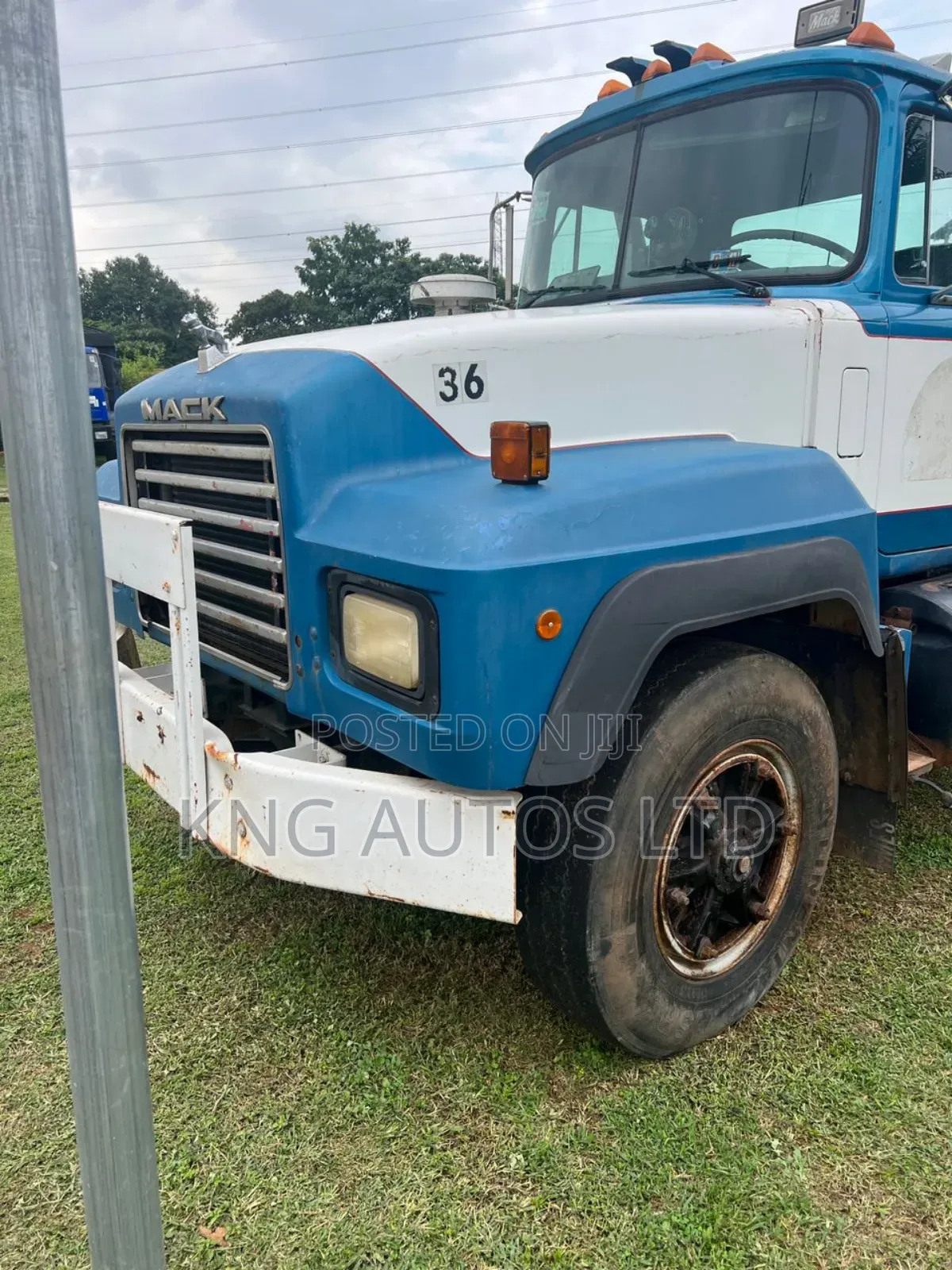 Mack R Model Trailer Head