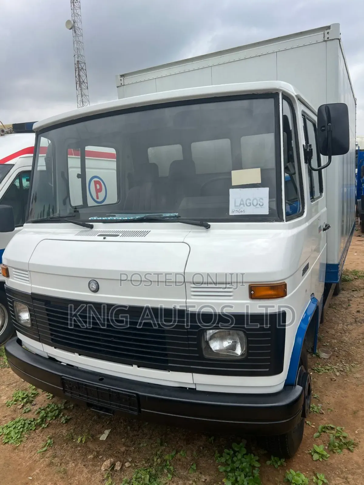 Mercedes Benz Container Truck