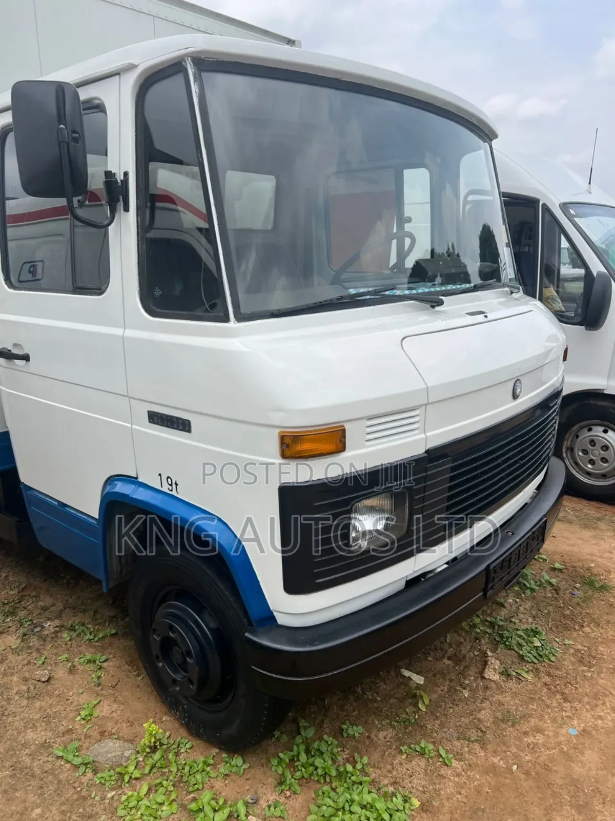 Mercedes Benz Container Truck