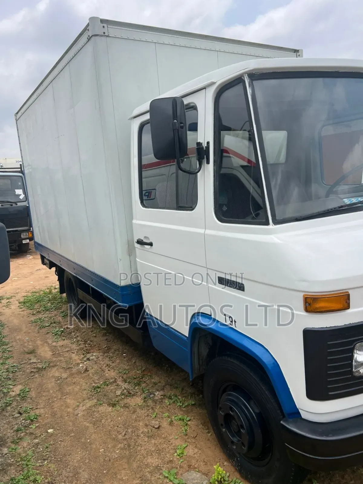 Mercedes Benz Container Truck