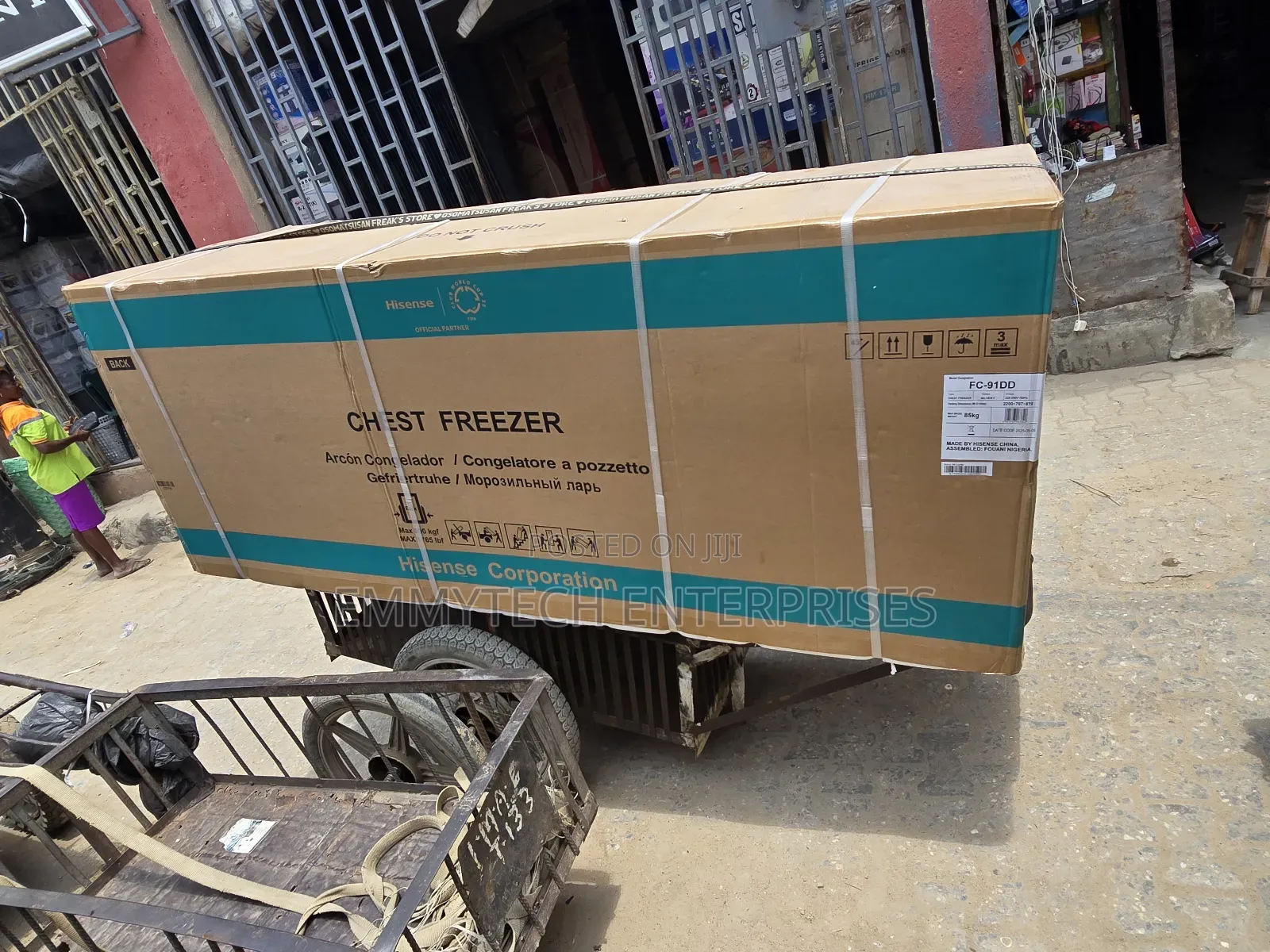 Hisense Chest Freezer 91ddhs 702liters, Silver Color With 2 Doors