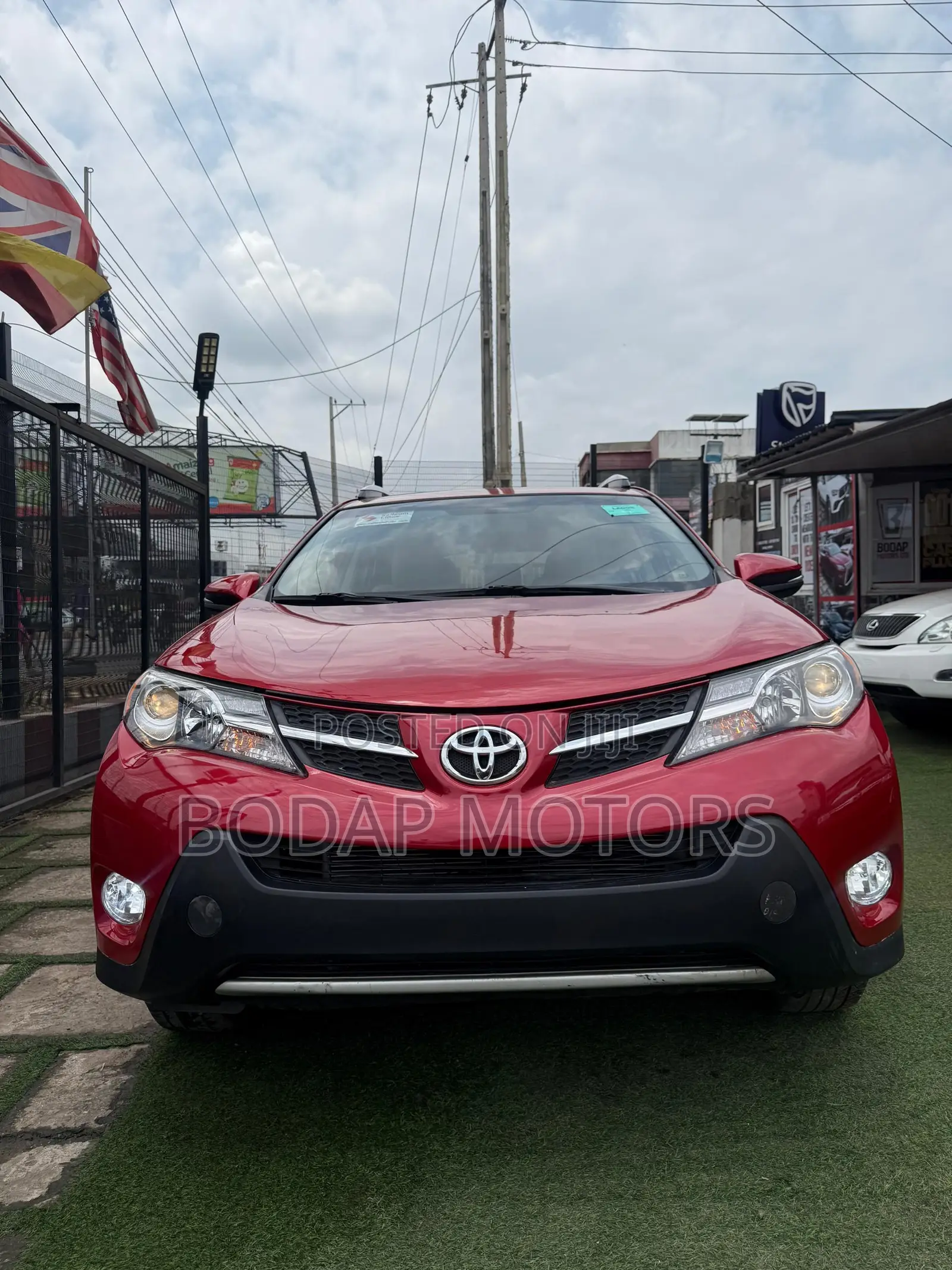 Toyota RAV4 XLE 4dr SUV AWD (2.5L 4cyl 6A) 2014 Red