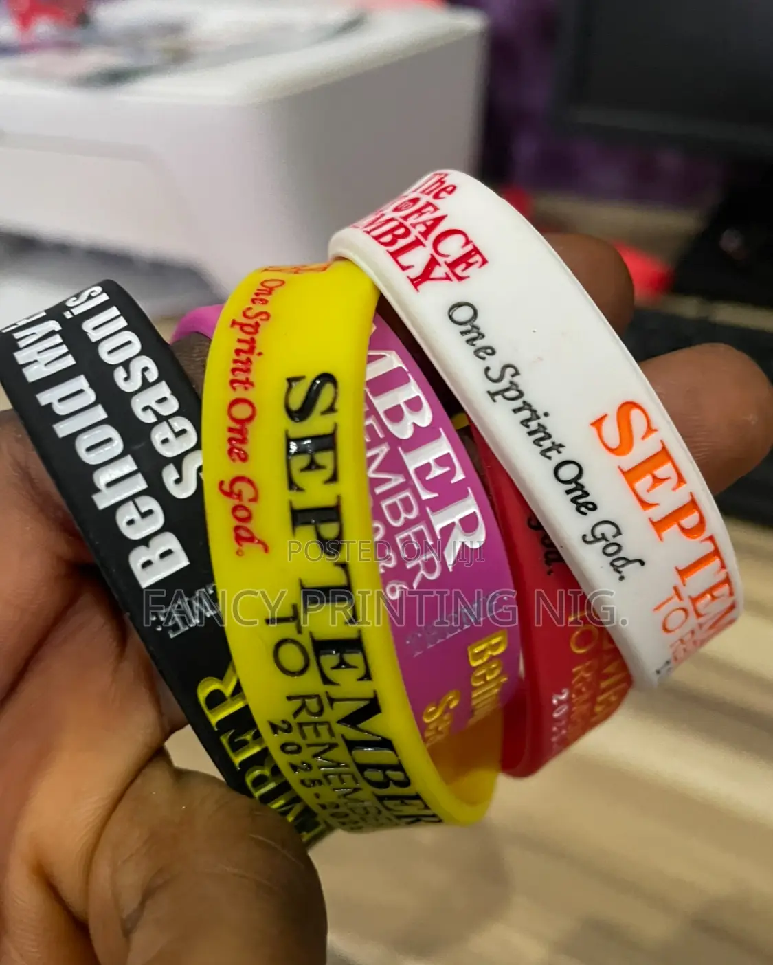 Customized Silicone Wristbands, Stylish Perfect for Souvenirs