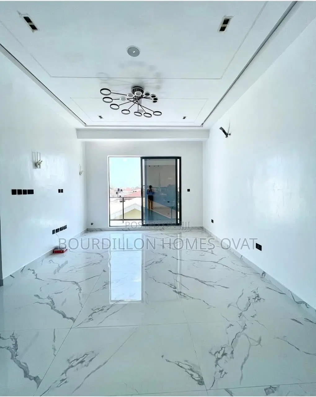 2bdrm Apartment in Lekki Phase 1 for sale