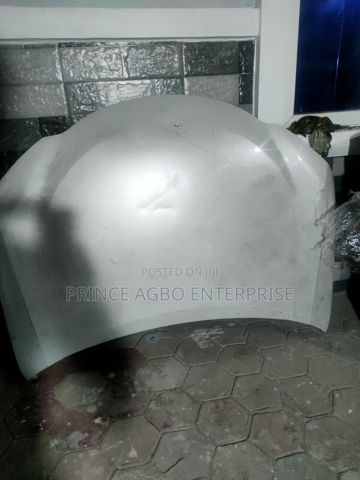 Lexus Bonnet Ux 200t