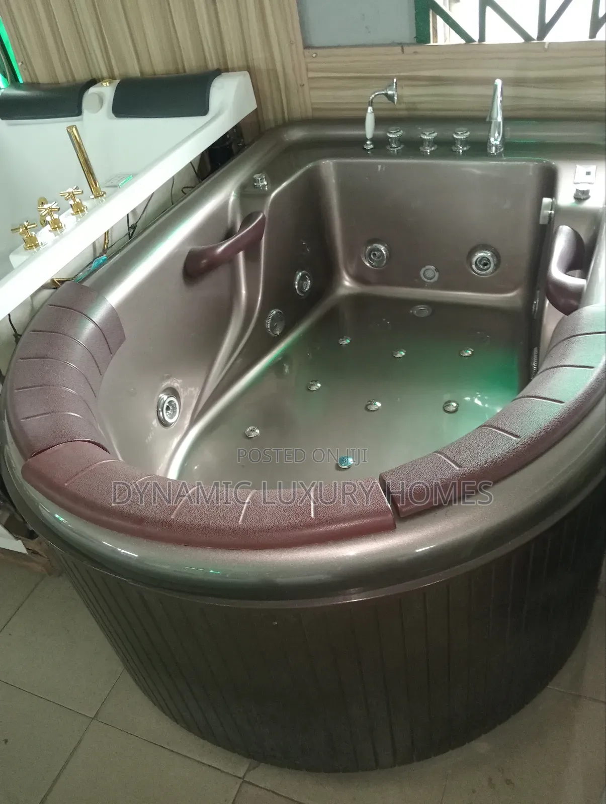 Luxury Double Handle Jacuzzi With Radio