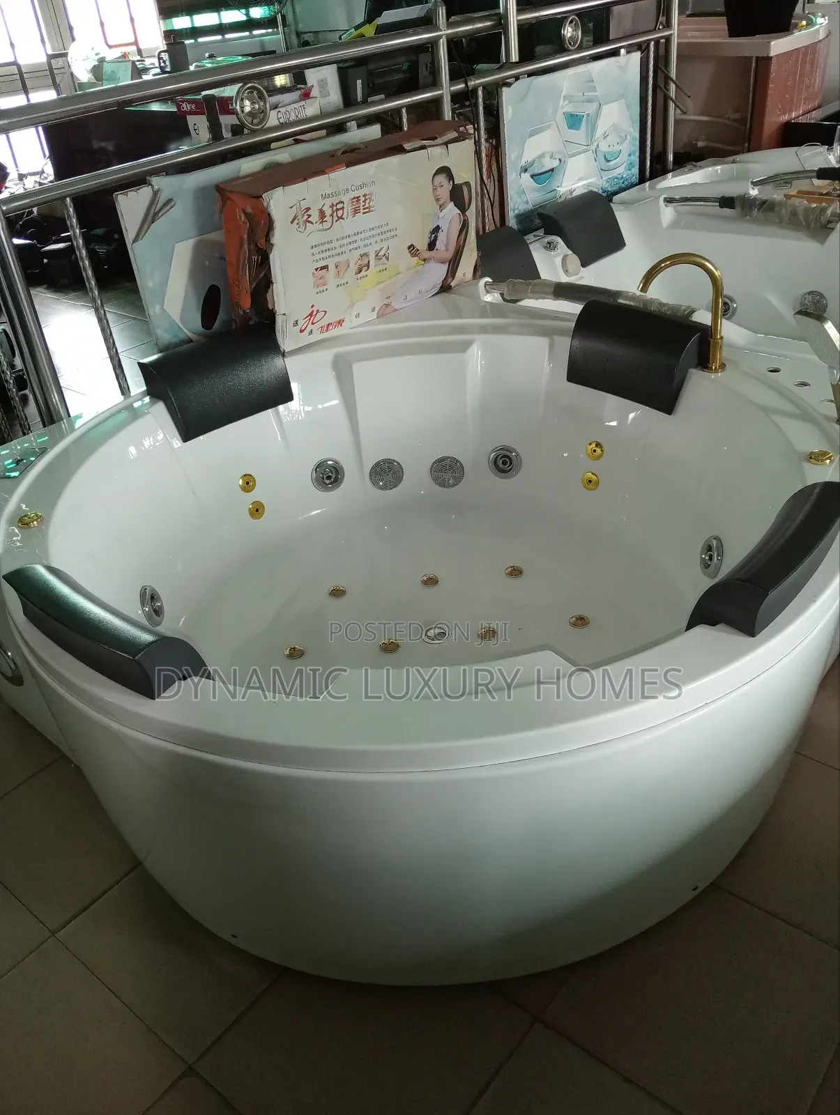 High Quality England Round Jacuzzi With Radio