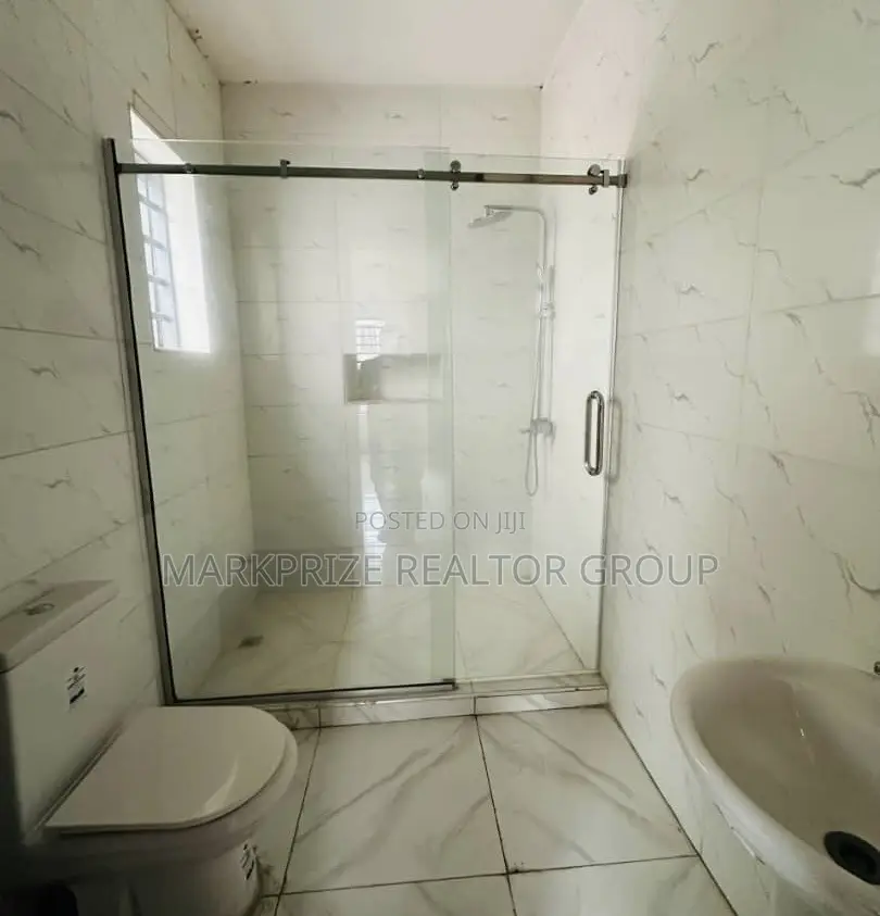 5bdrm Duplex in Ikeja Gra Lagos for sale