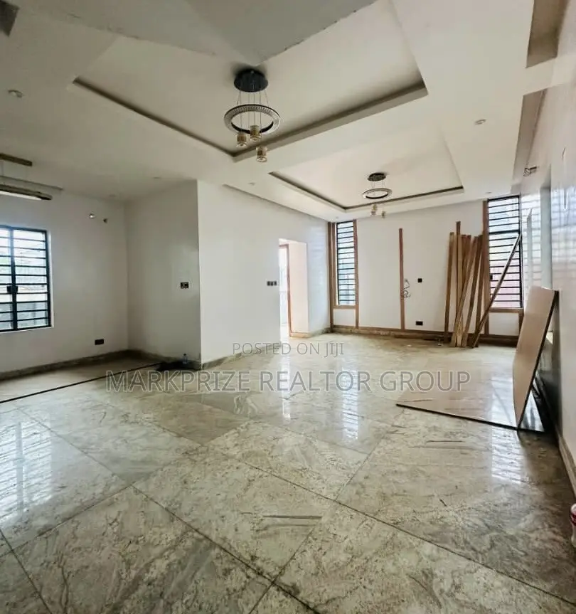 5bdrm Duplex in Ikeja Gra Lagos for sale