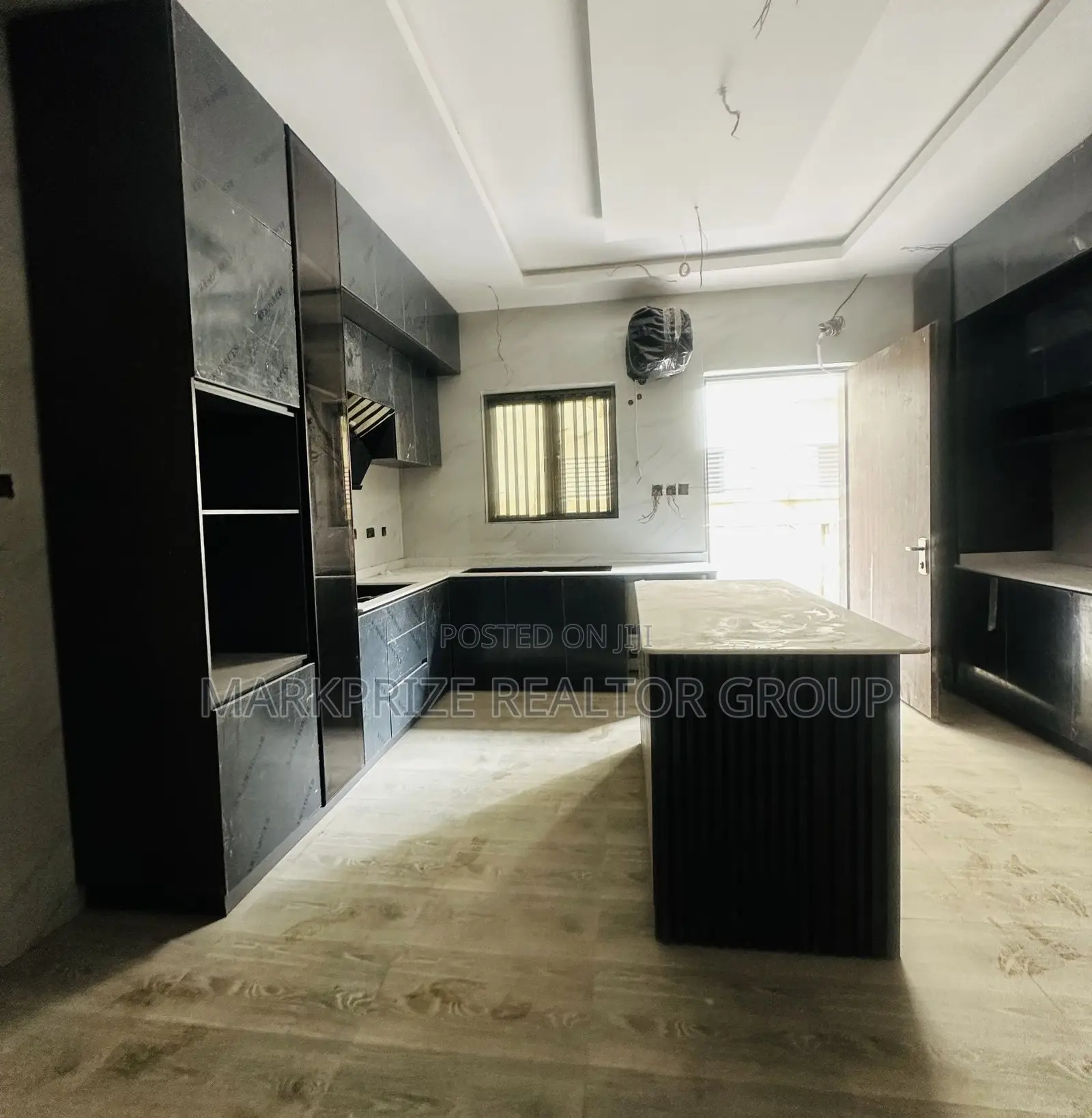 5bdrm Duplex in Ikeja Gra Lagos for sale