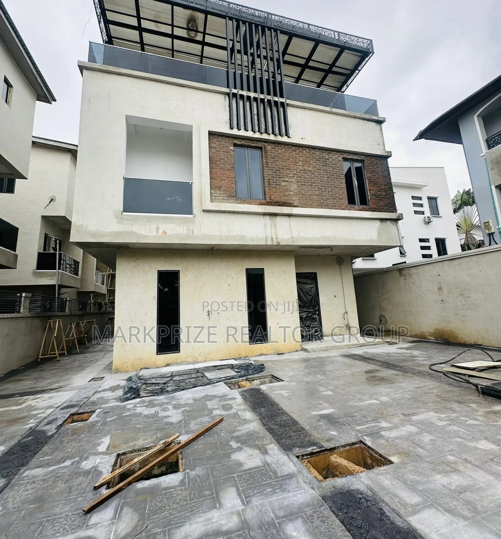 5bdrm Duplex in Ikeja Gra Lagos for sale