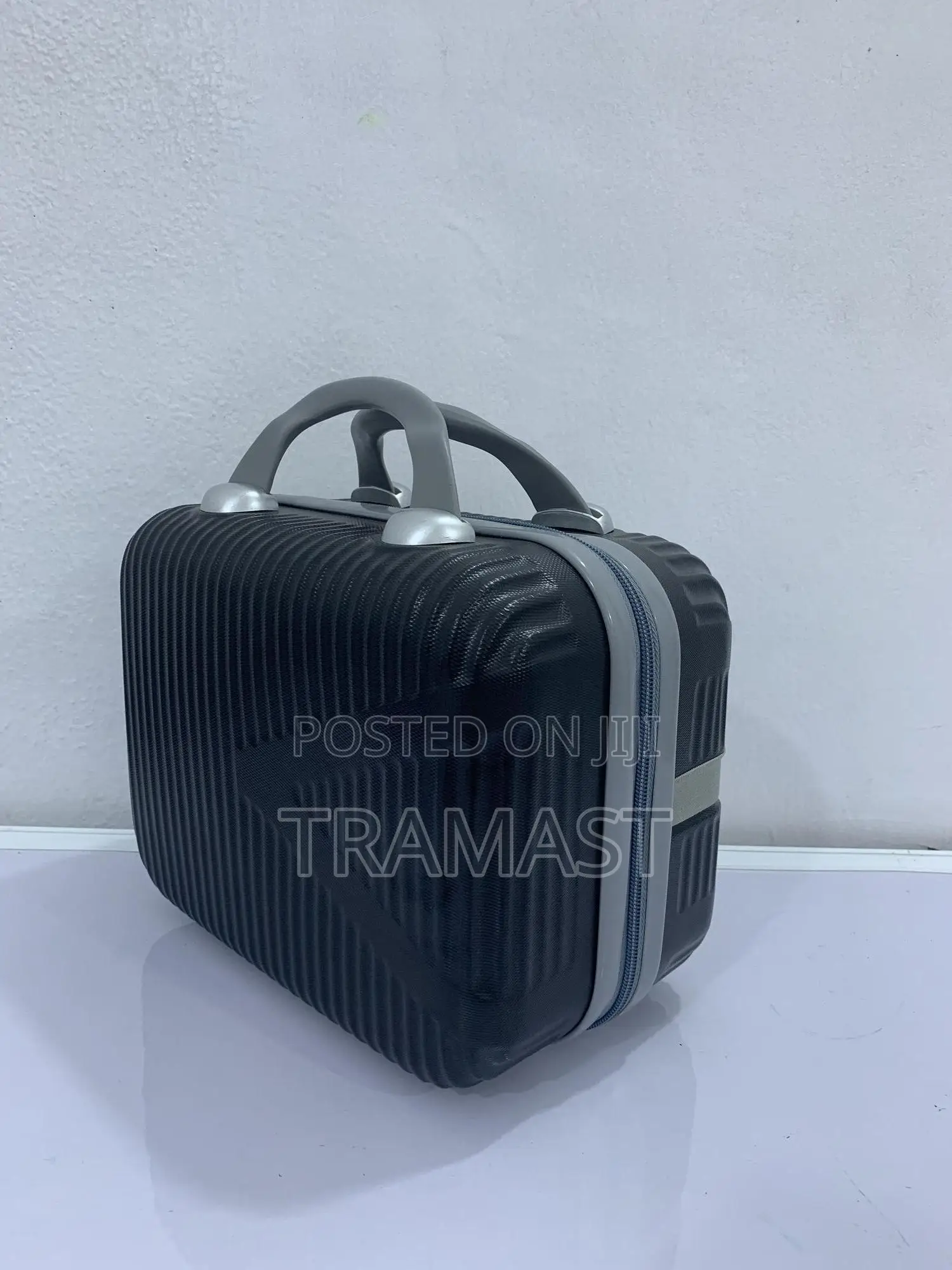 Wanda Polo Trendy Kit/Hand Bag – Stylish & Durable