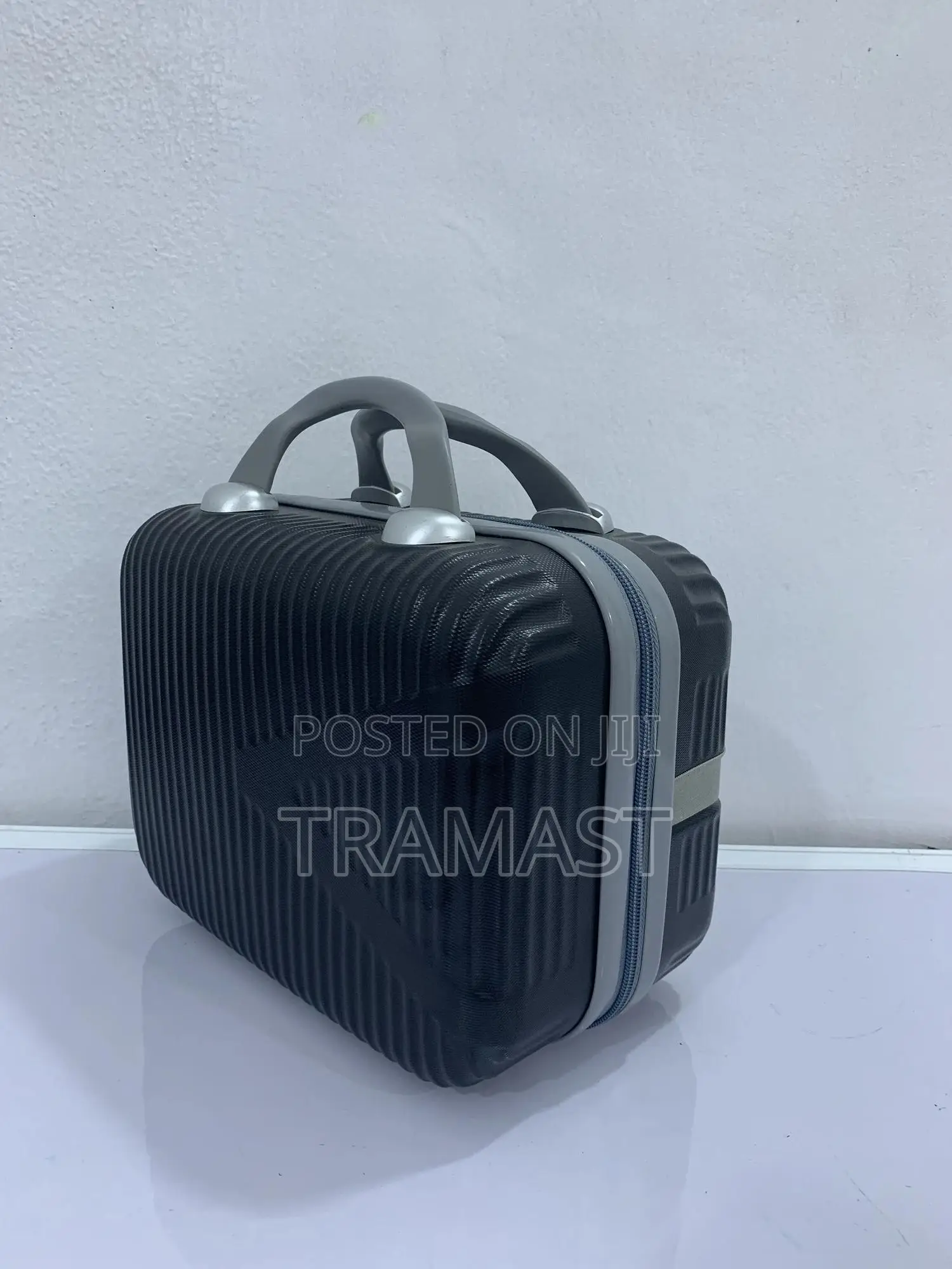 Wanda Polo Trendy Kit/Hand Bag – Stylish & Durable