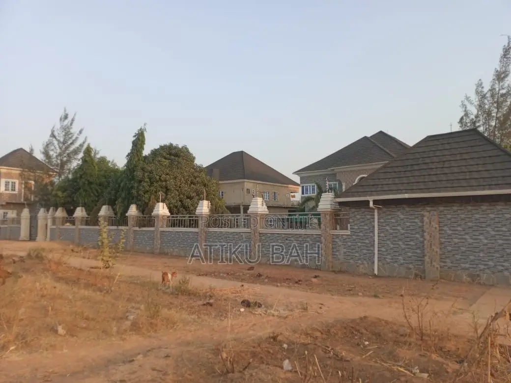 6bdrm Mansion in Jalingo for sale