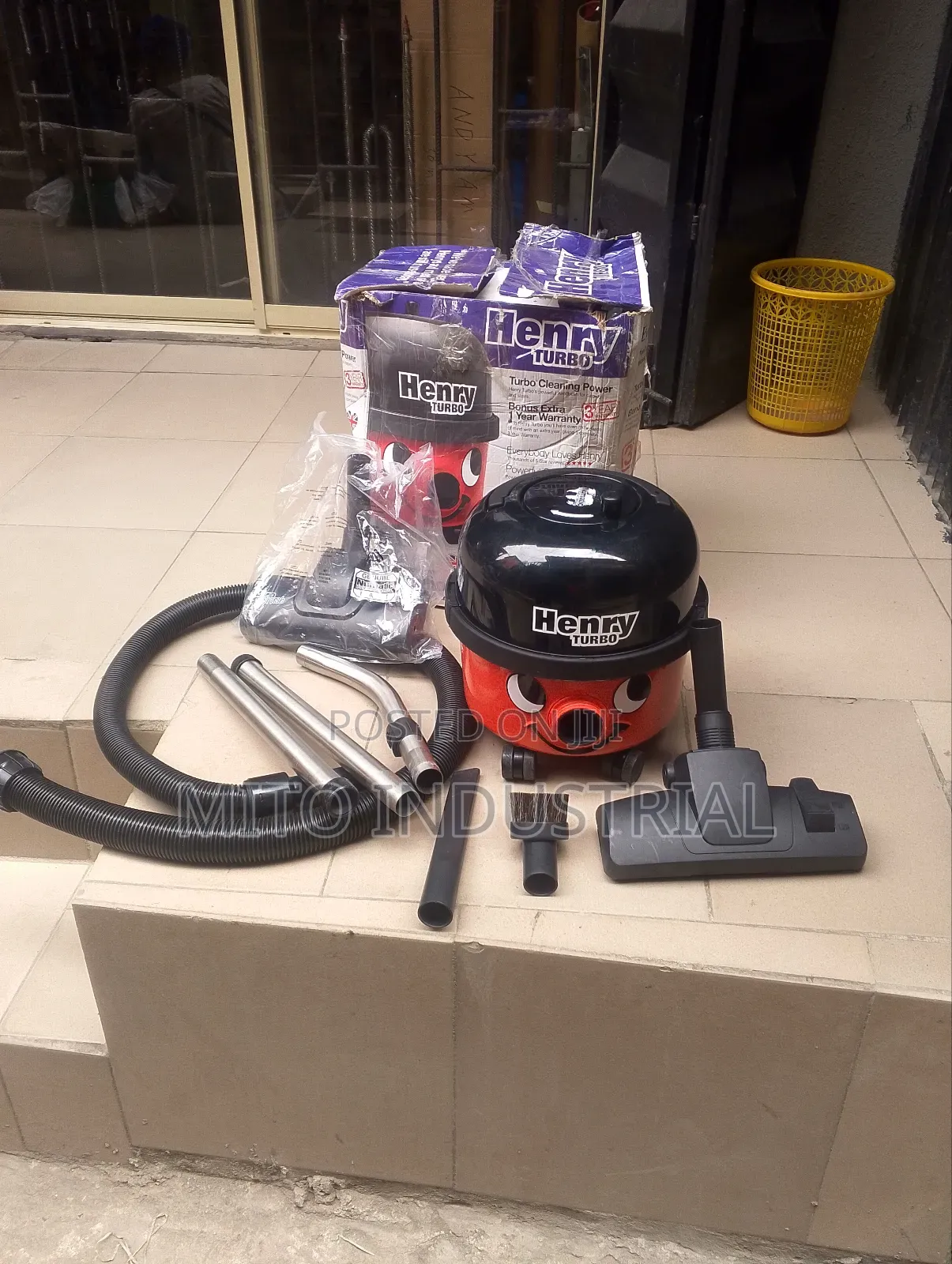 10l Vacuum Cleaner