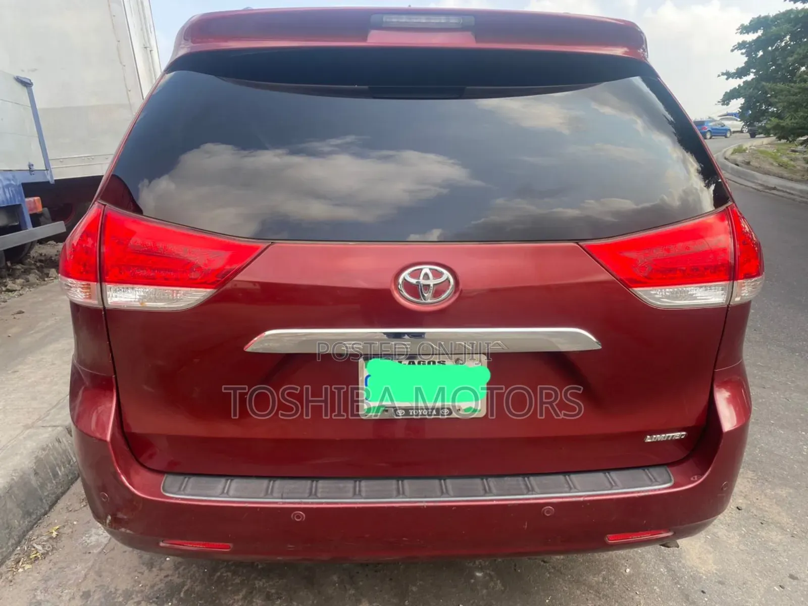 Toyota Sienna Limited 7-Passenger 4dr Minivan AWD (3.5L 6cyl 6A) 2015