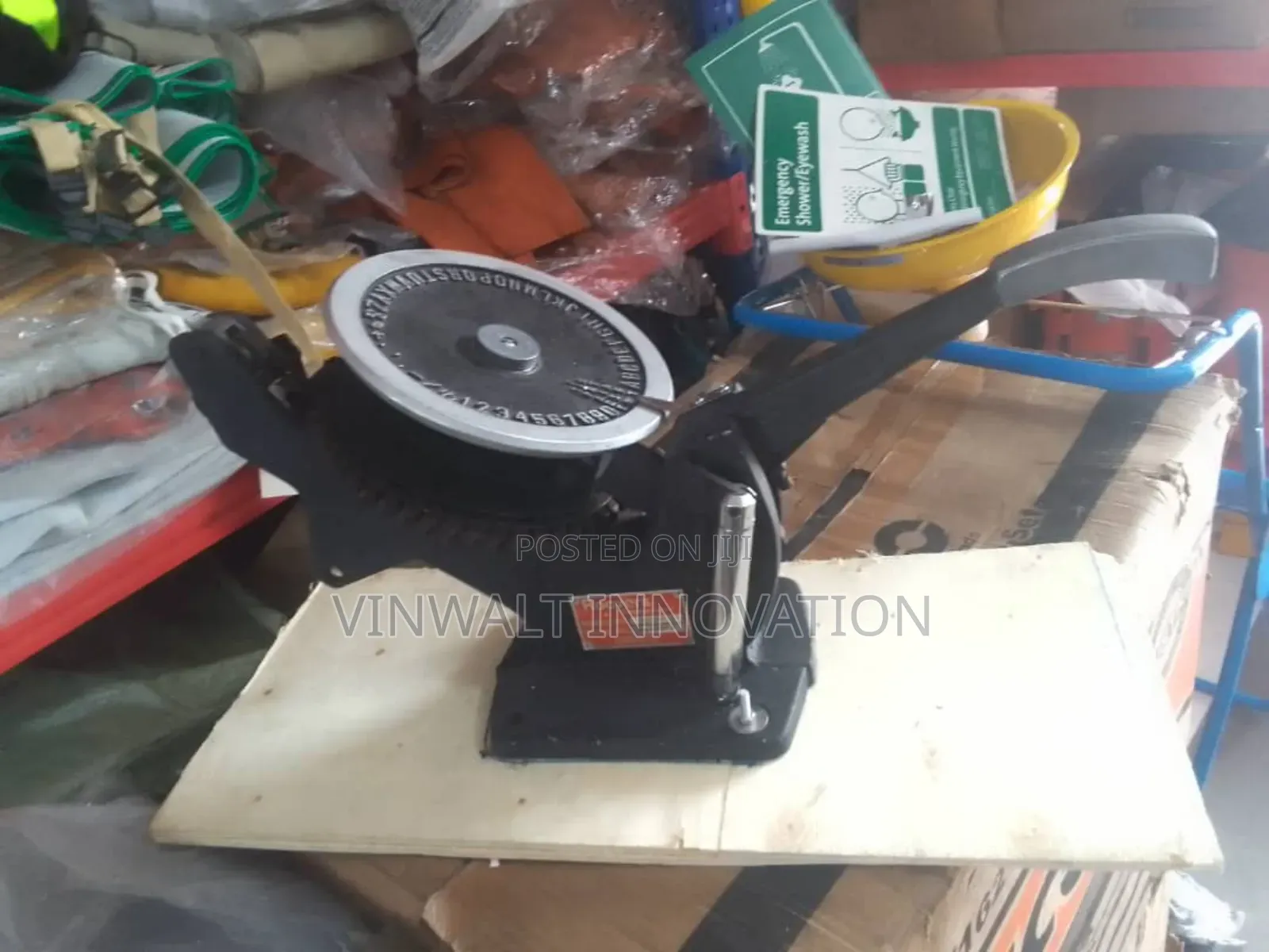 Manual Tagging Embossing Machine