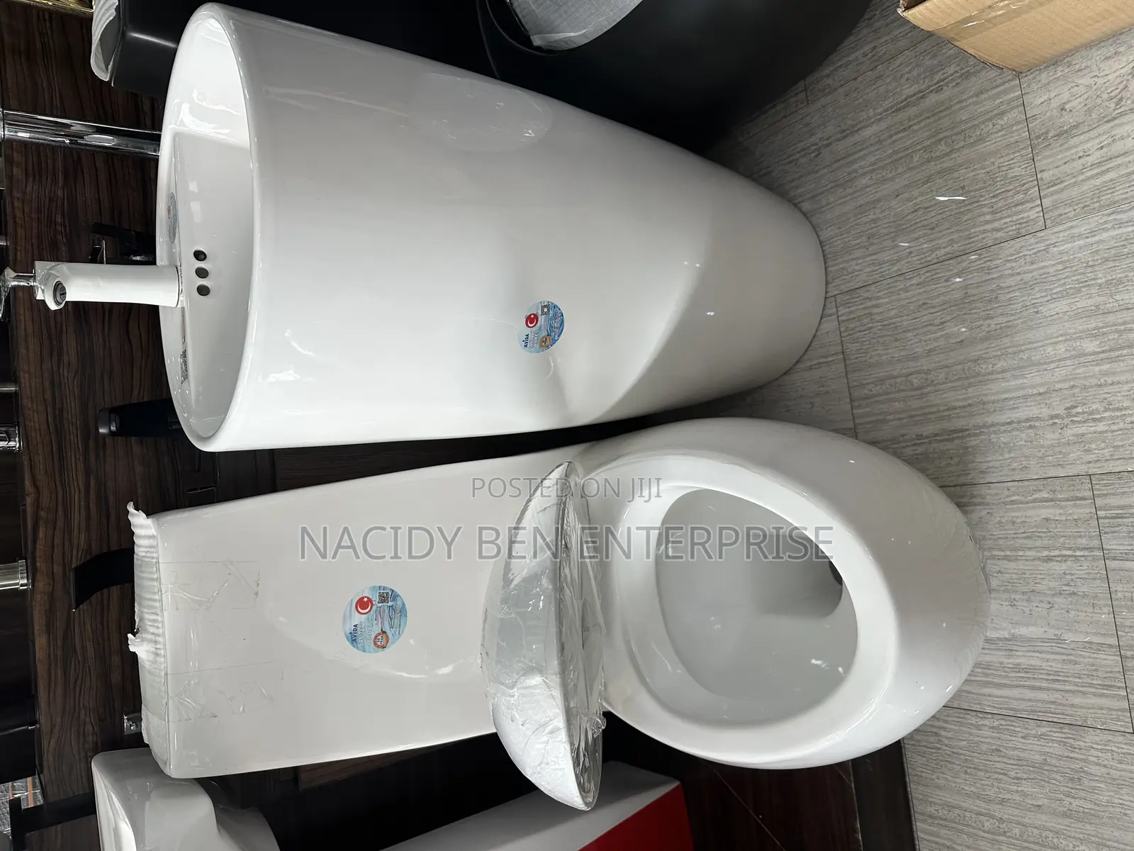 Executive Set of Long Egg-Shape Wc With Basin
