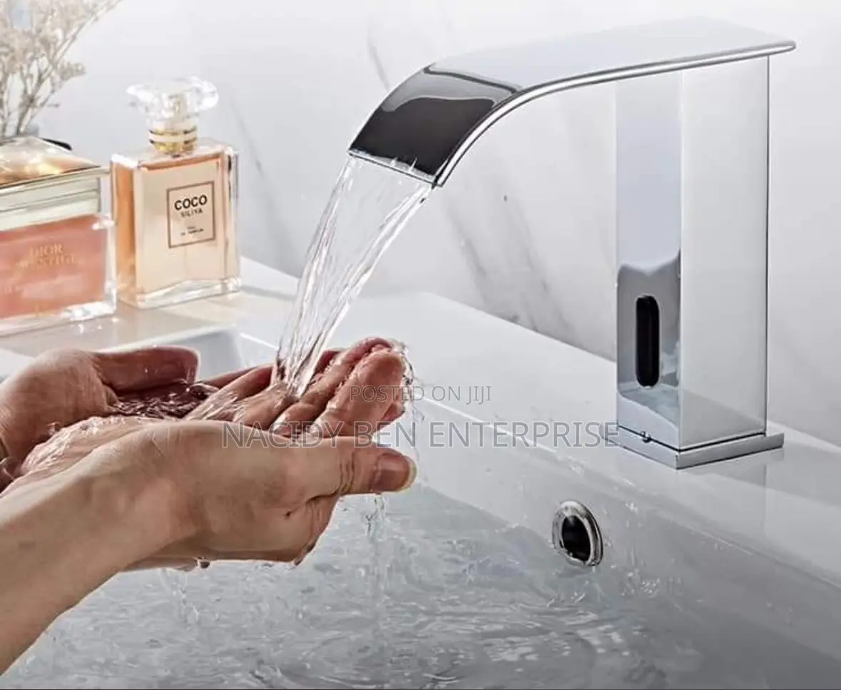 Sensor Tap With a Fountain Mouth