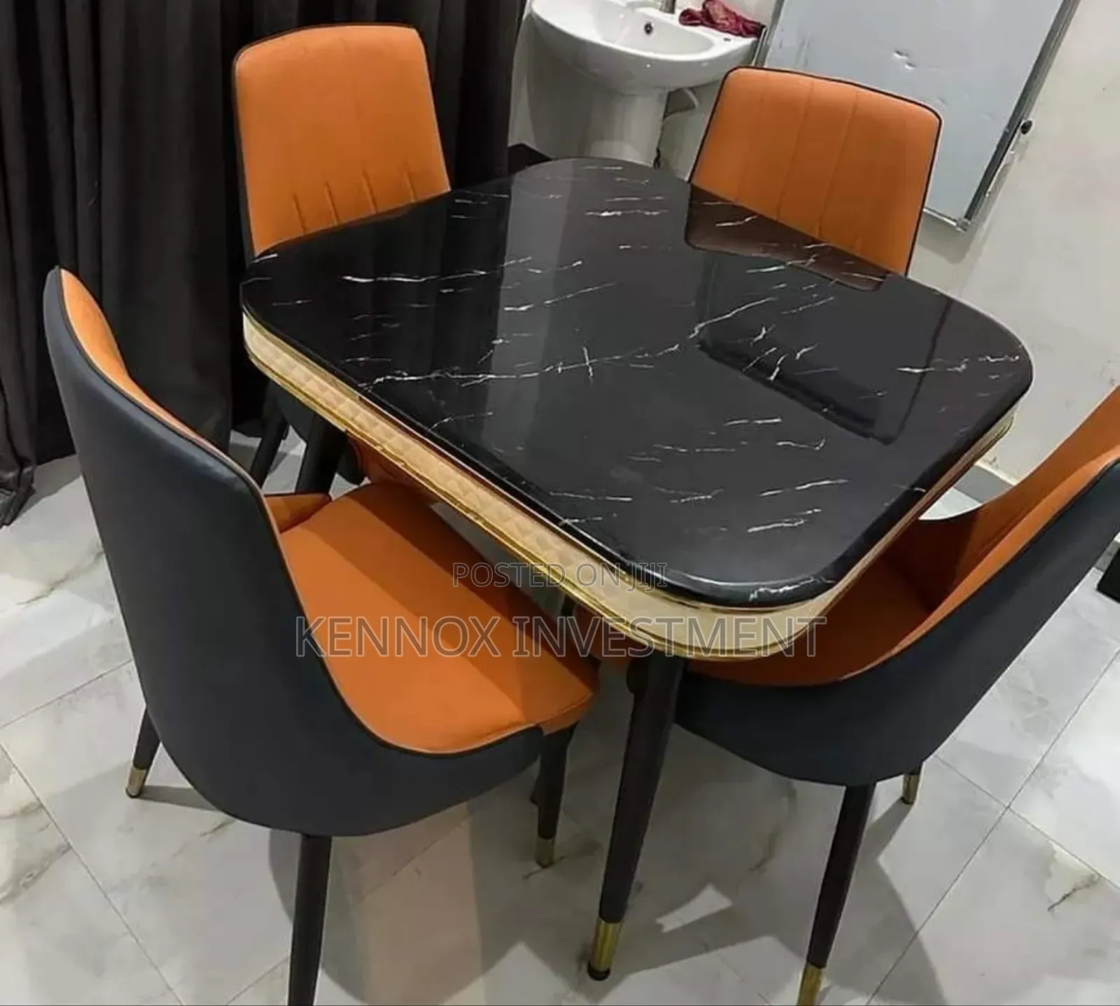 4 Seaters Exclusive Designed Marble Dining