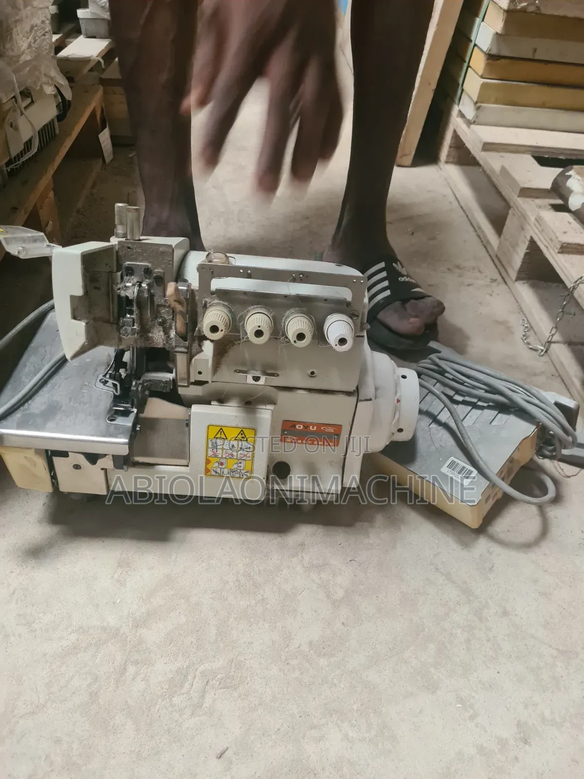 Direct Tokunbo Four Thread Weaving/Overlock Machine