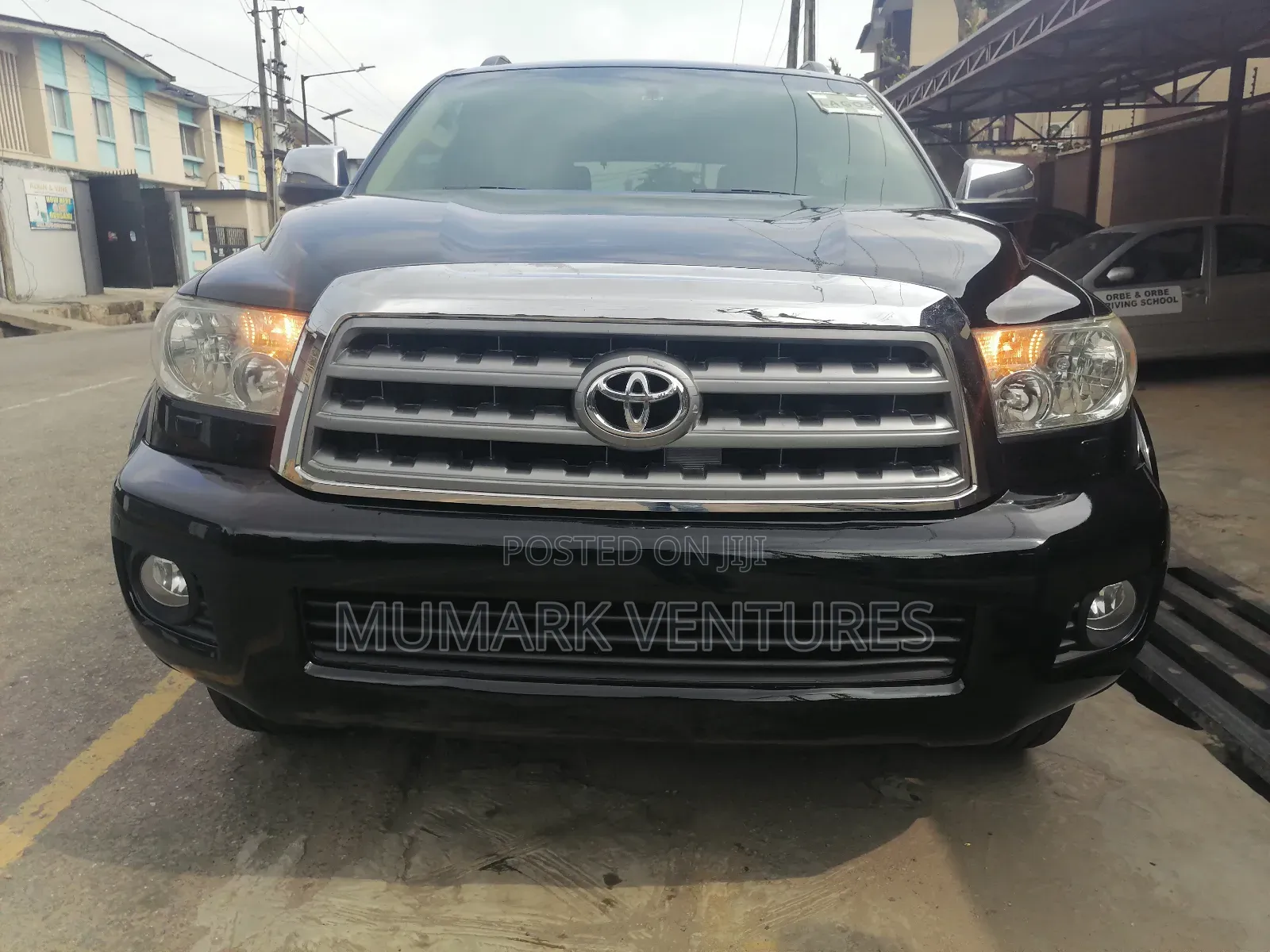 Toyota Sequoia Platinum 4dr SUV (5.7L 8cyl 6A) 2016 Black