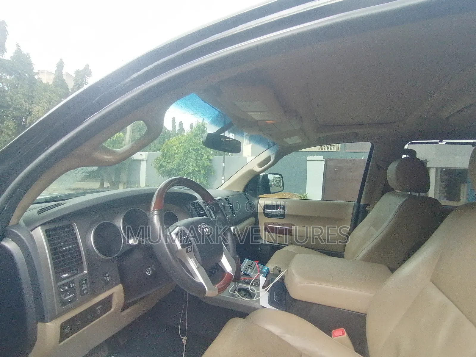 Toyota Sequoia Platinum 4dr SUV (5.7L 8cyl 6A) 2016 Black