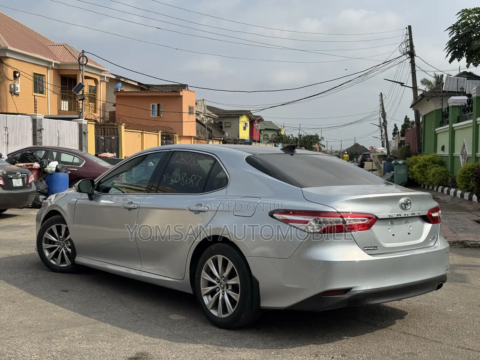 Toyota Camry XLE FWD (2.5L 4cyl 8AM) 2018 Silver
