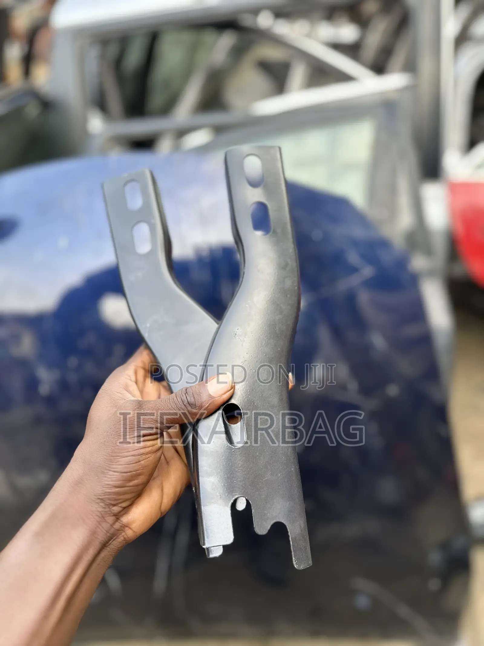 Boot Bumper Hanger Hilux 2010