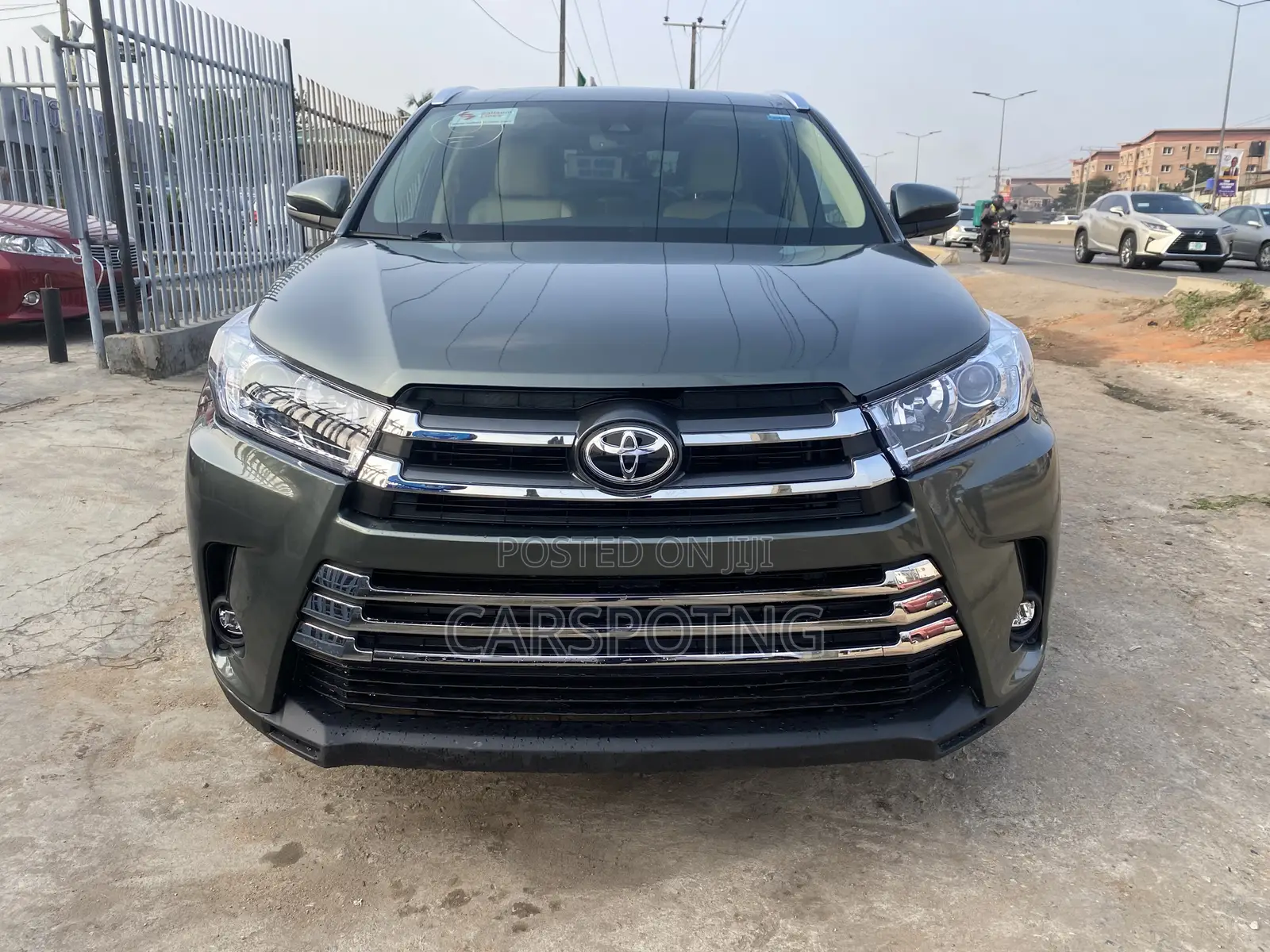 Toyota Highlander Limited 4x2 V6 (3.5L 6cyl 8A) 2017 Green