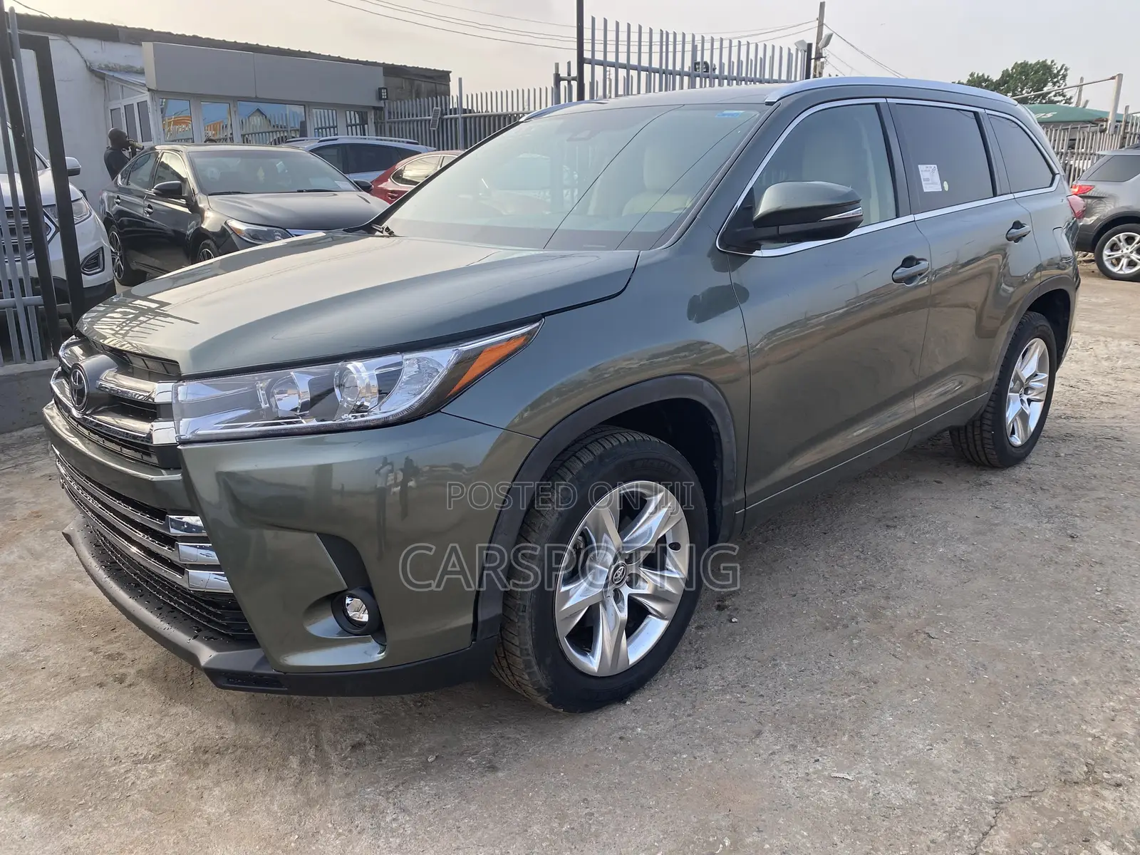 Toyota Highlander Limited 4x2 V6 (3.5L 6cyl 8A) 2017 Green