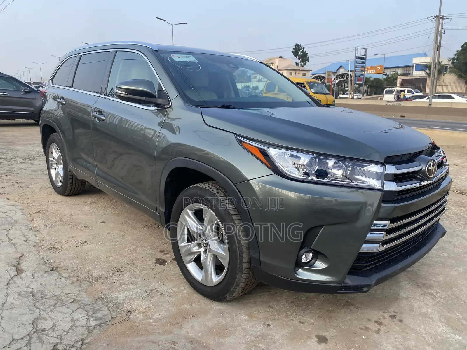 Toyota Highlander Limited 4x2 V6 (3.5L 6cyl 8A) 2017 Green